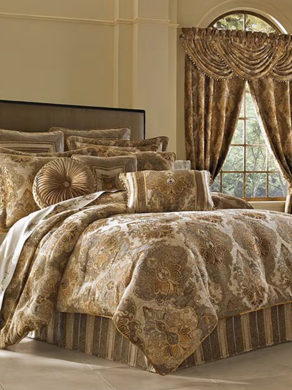J Queen New York Bradshaw 4-Pc. Comforter Set, California King NEW